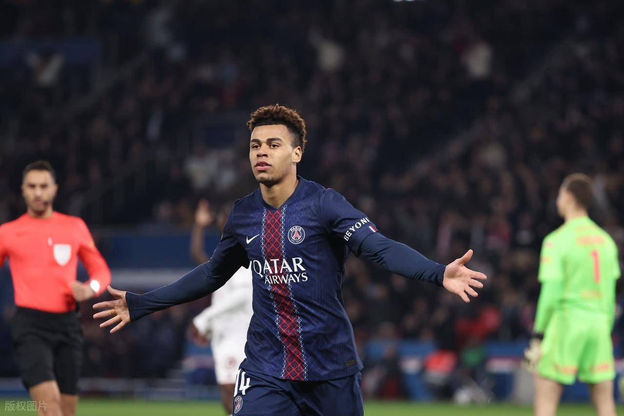 随着朗斯2-3，巴黎圣日耳曼队3-0，法甲最新积分榜：榜首易主